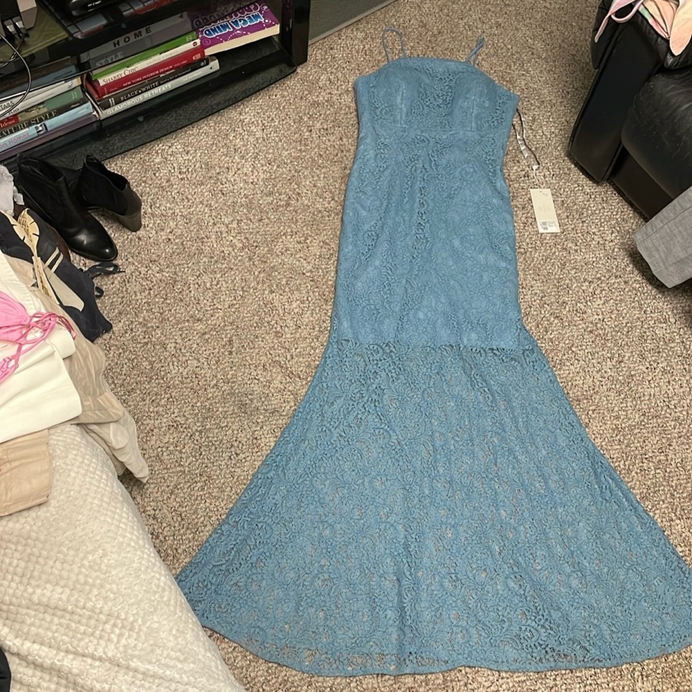 New lace formal dress